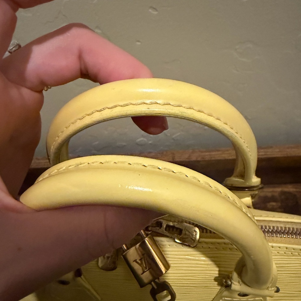 Louis Vuitton Alma with lock and key - Picture 4 of 13